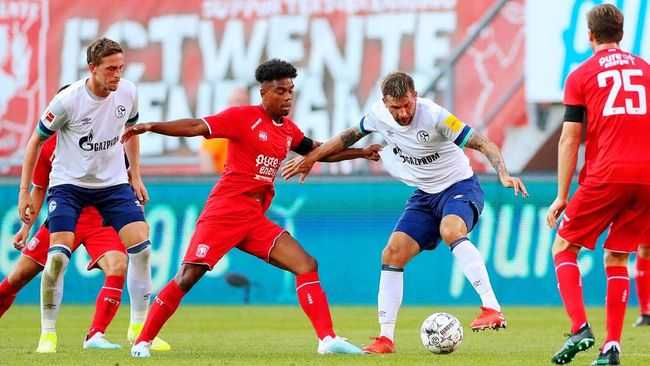 的角逐中 的角逐中