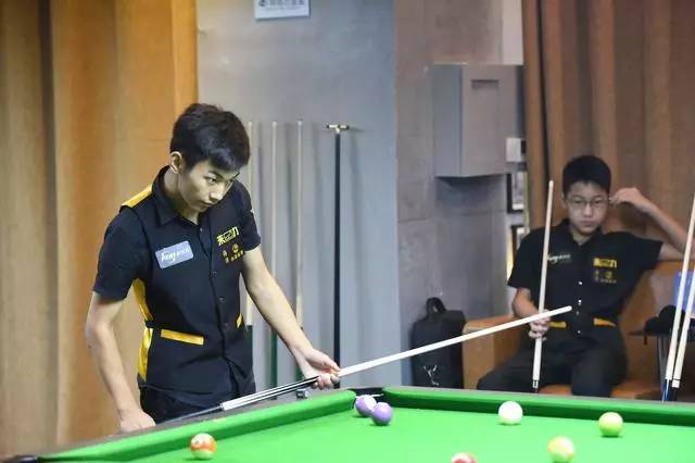 以东道主身 以东道主身